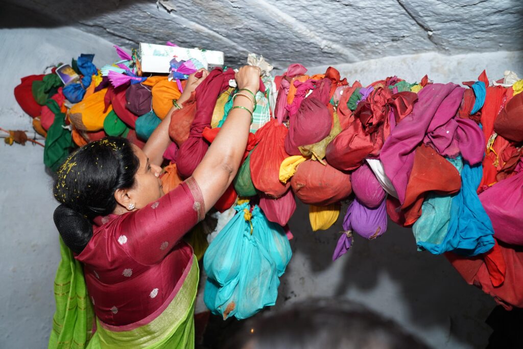 Kavitha Visits Manyamkonda Temple, Mahabubnagar & Hanamkonda - 2nd Day