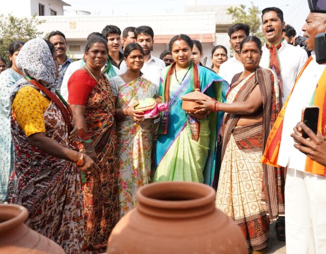 Telangana Jagruti leader Kavitha encourages adventure sports students