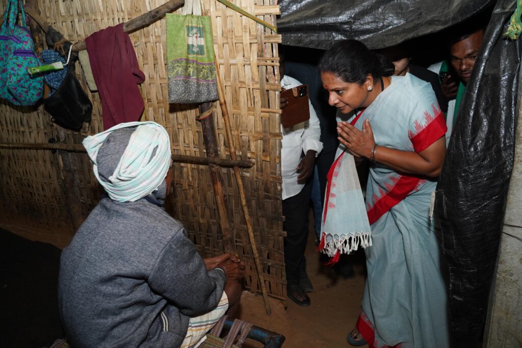 Kavitha interacts with Erukala colony residents during Janambata