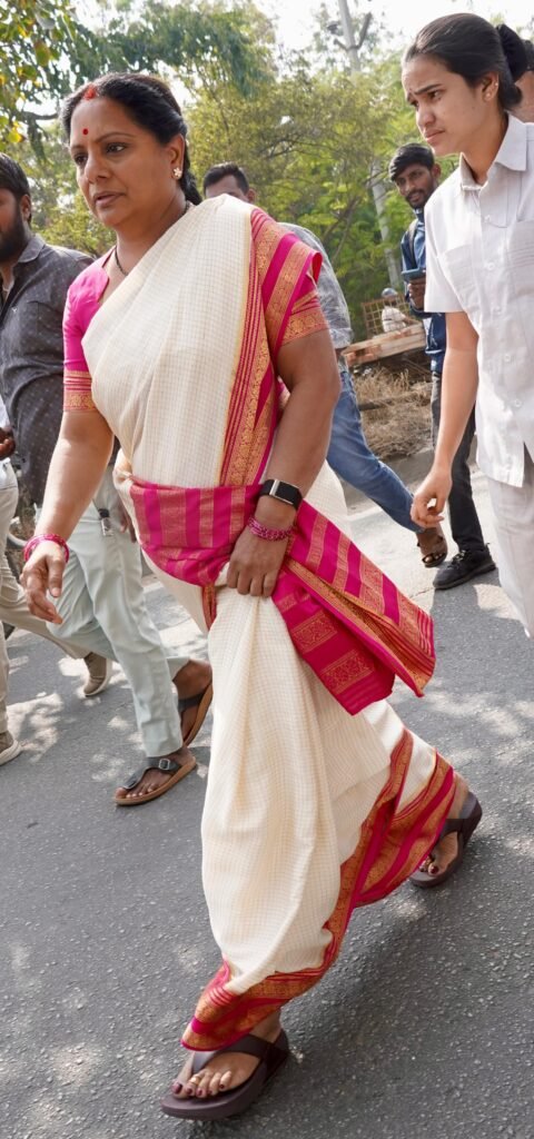 Kalvakuntla Kavitha stops convoy to help accident victims at Narapalli