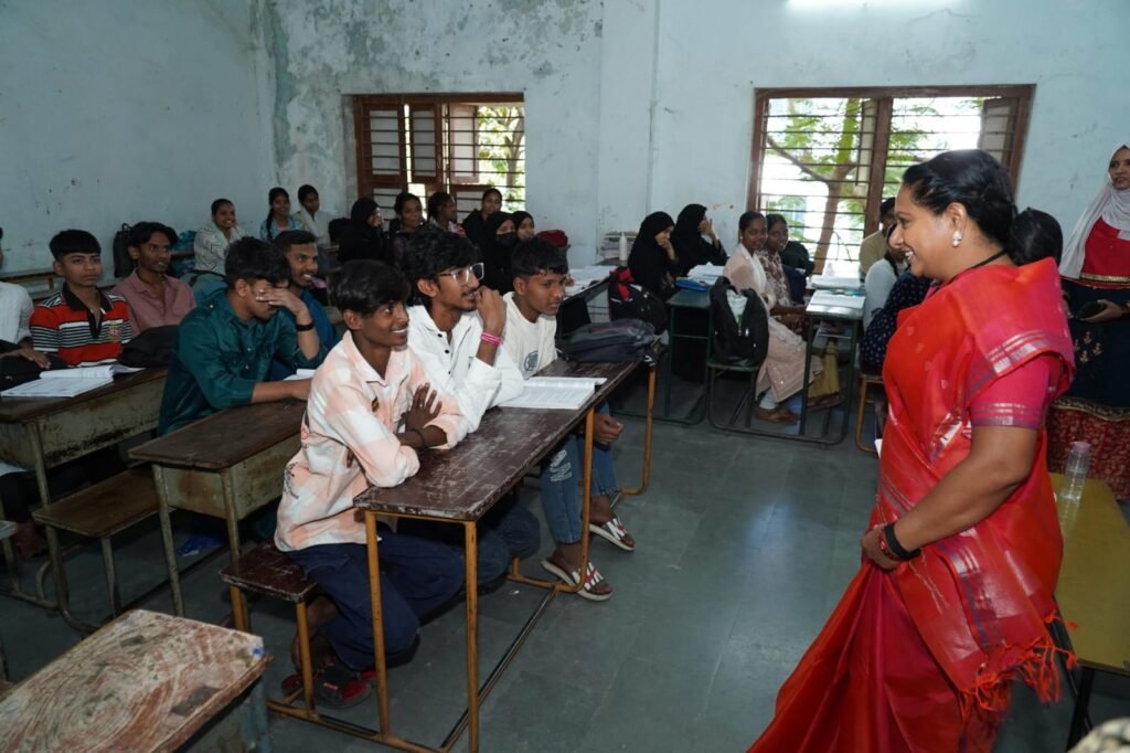 kacheguda-high-school-visit-kalvakuntla-kavitha-hyderabad-jagruti-janam-bata