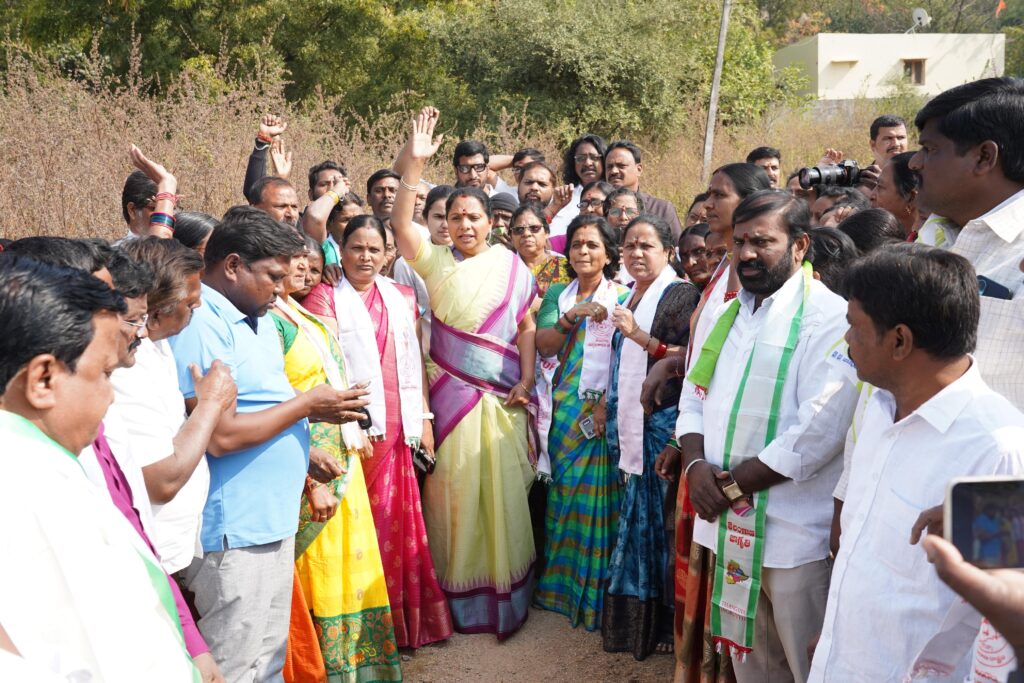 Kavitha calls for house sites for Telangana movement activists