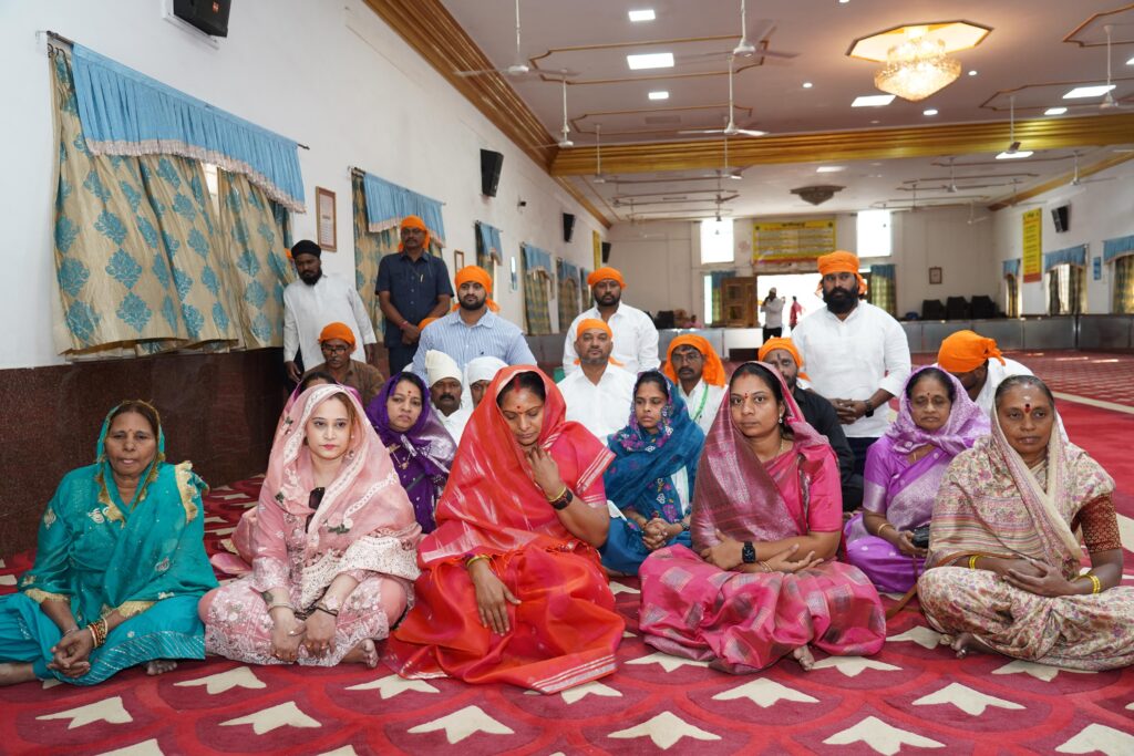 Kalvakuntla Kavitha praising free medical services provided at the Gurudwara