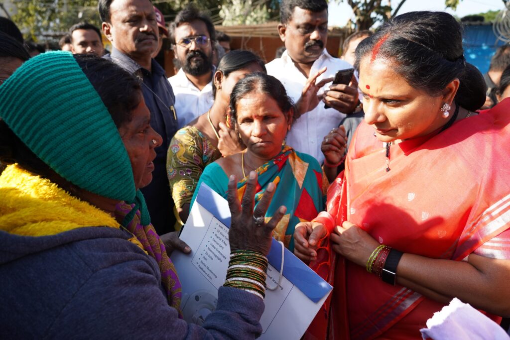 Kalvakuntla Kavitha acknowledging Sikh community service efforts at the Gurudwara.