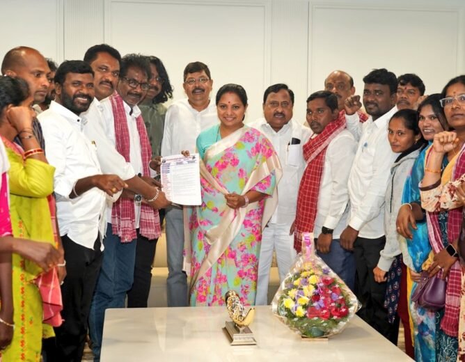 Telangana movement artists meet Jagruti president Kavitha