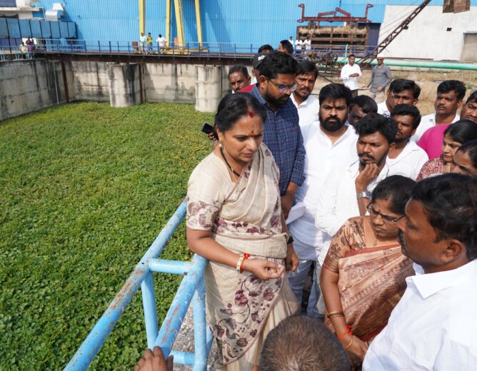Farmers from Jogulamba Gadwal district highlighting water scarcity due to delays in the Thummilla irrigation project