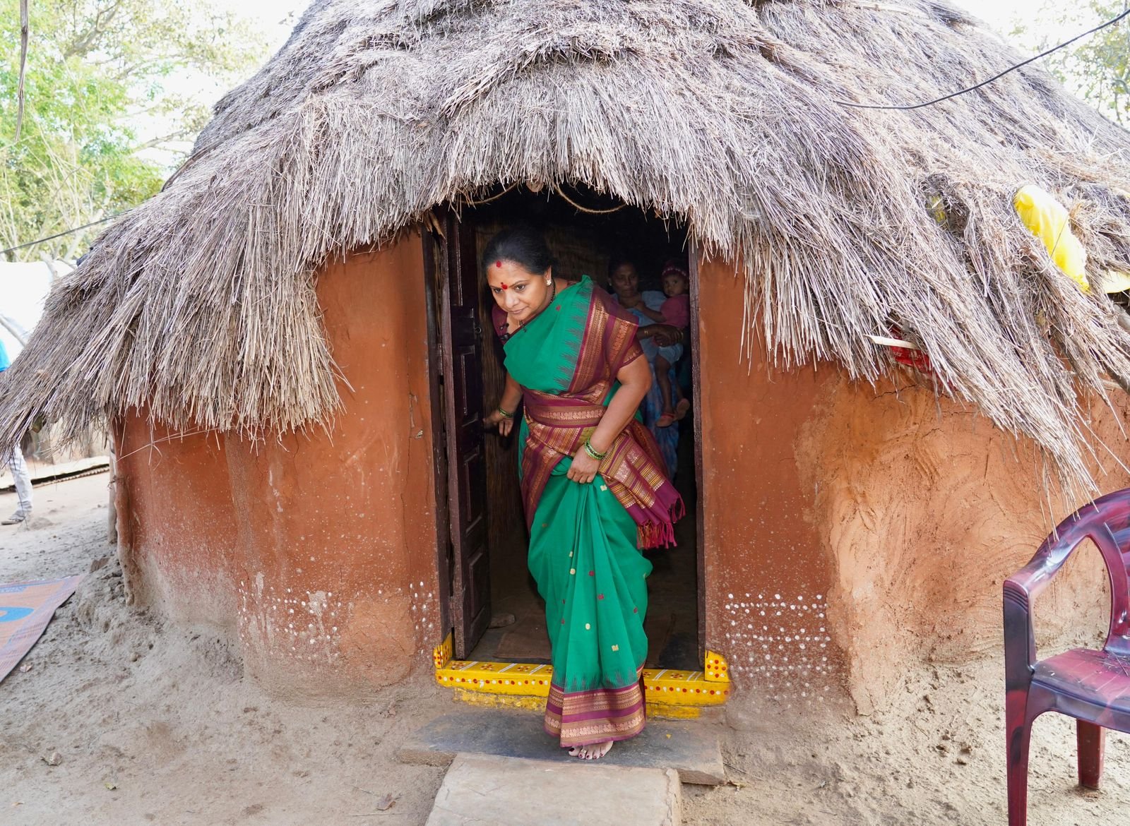 Kalvakuntla Kavitha among Chenchu brothers and sisters