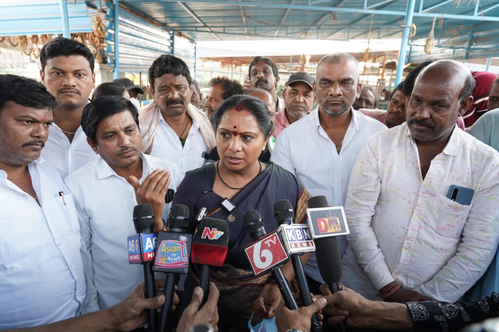 Telangana Jagruti president Kavitha addressing public issues in Karvan