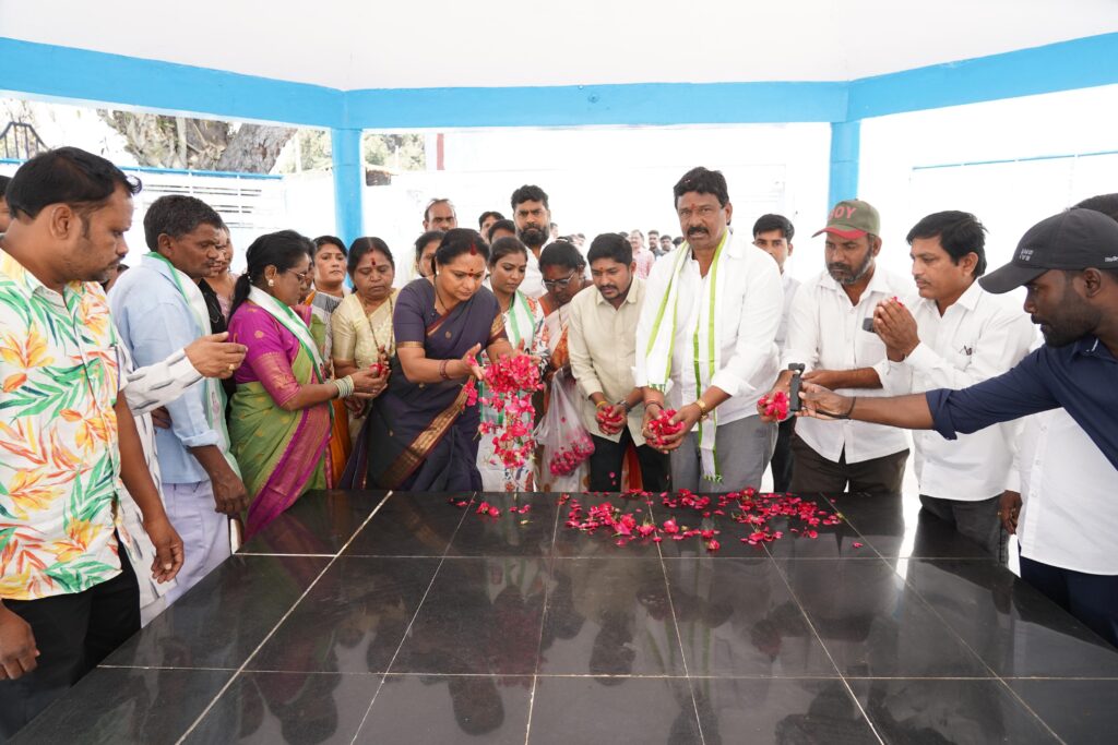 Kavitha visiting Karwan Assembly constituency as part of Telangana Jagruti Janam Bata