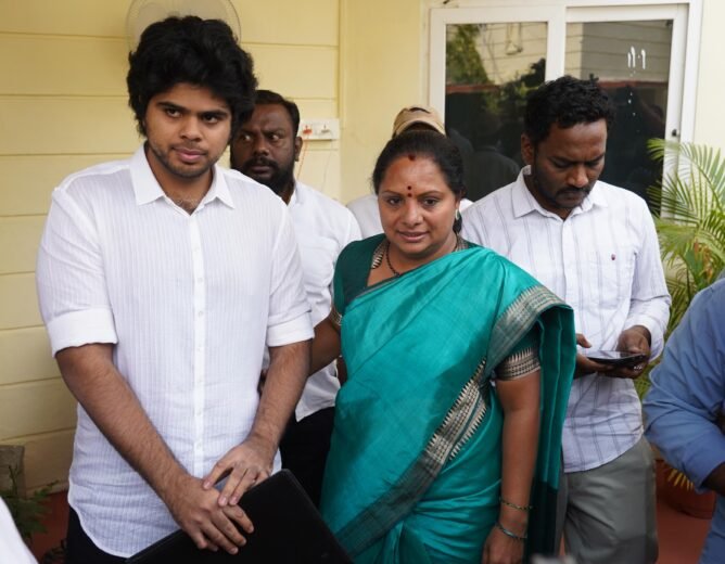 Kalvakuntla Kavitha emotional speech in Telangana Legislative Council