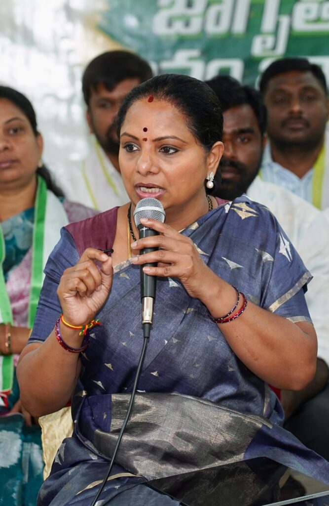 Kavitha criticising Harish Rao over Telangana irrigation injustice