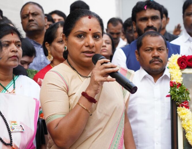Telangana Jagruthi leader addressing BC caste census issue