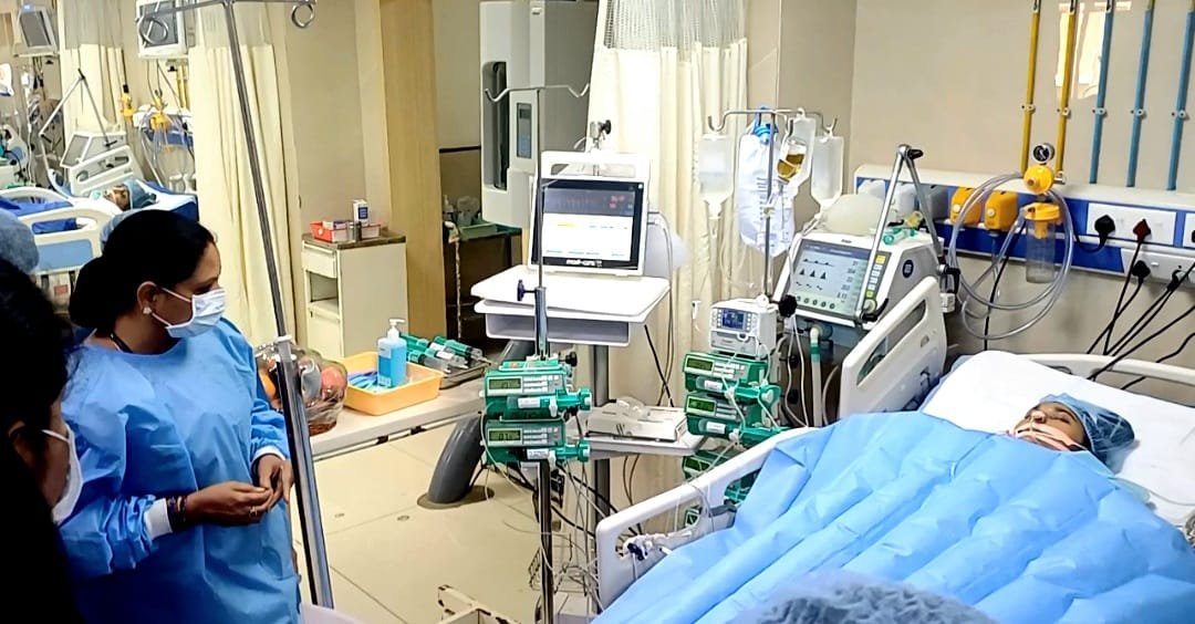 Kalvakuntla Kavitha visits injured excise constable Soumya at NIMS Hospital