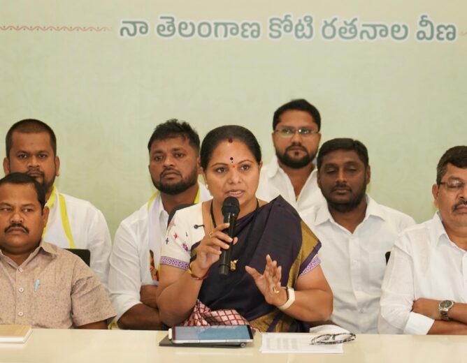 Kalvakuntla Kavitha criticising CM Revanth Reddy over job budget and Centre silence