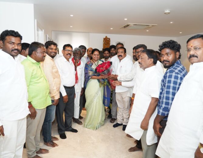Kalvakuntla Kavitha meets SC sub-caste leaders demanding increase in SC reservations