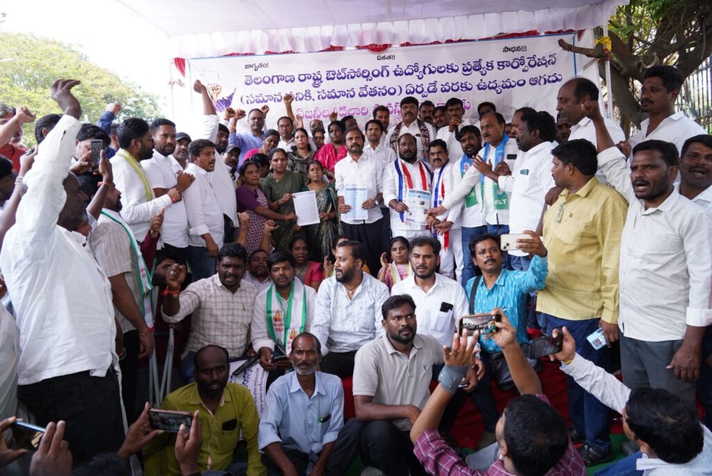 Kavitha addressing workers about outsourcing job issues and government responsibility