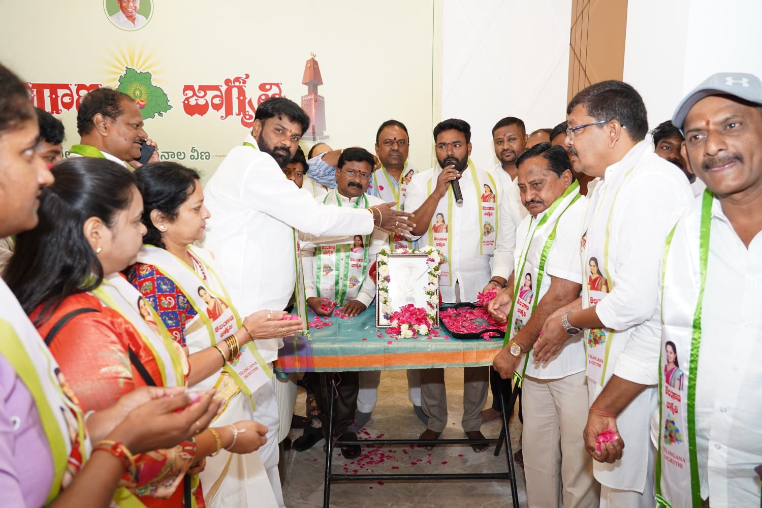 sarvai-papanna-goud-tribute-event-telangana-jagruthi.jpg