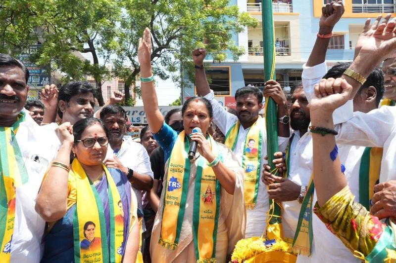 Kalvakuntla Kavitha addressing residents of Moinabad and Chevella on Telangana development issues