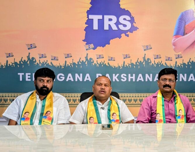 TRS State leader Kamera Naveen Kumar addressing a press conference in Hyderabad, demanding a white paper on the Telangana government's efforts to construct the Tummidihetti Barrage and criticizing Chief Minister Revanth Reddy over Maharashtra talks
