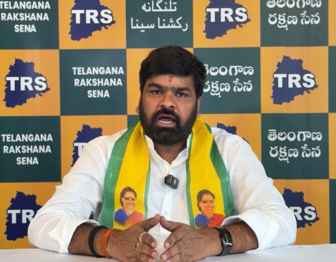 TRS leaders Gongalla Ranjith and Nemalikonda Venumadhav address media over Telangana activists issue in Hyderabad